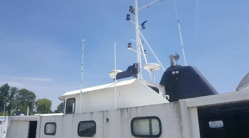 Nava de pescuit tip trauler de vânzare