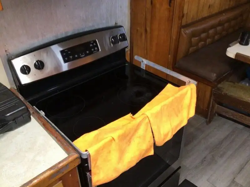 Nava de pescuit tip trauler de vânzare