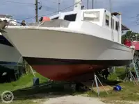 Nava de pescuit tip trauler de vânzare