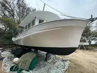 Nava de pescuit tip trauler de vânzare