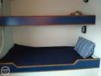 Șalupă de vânzare