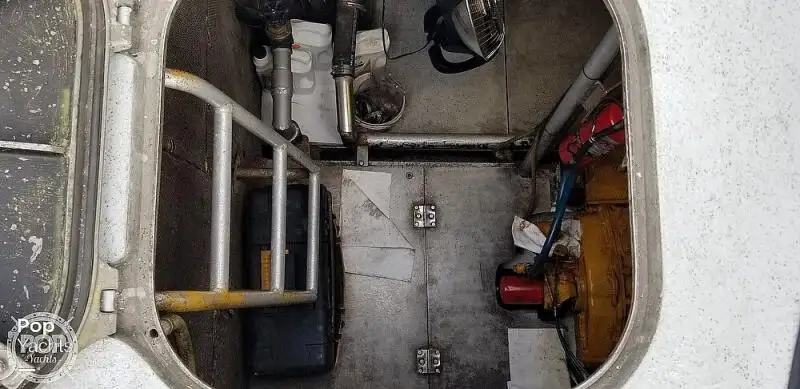 Nava de pescuit tip trauler de vânzare