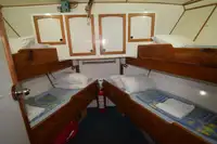 Șalupă de vânzare