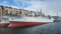 Nava de pescuit tip trauler de vânzare