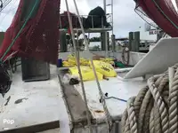 Nava de pescuit tip trauler de vânzare