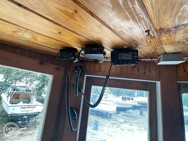 Nava de pescuit tip trauler de vânzare