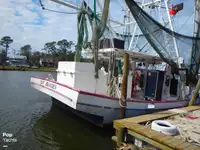 Nava de pescuit tip trauler de vânzare