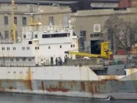 Nava de pescuit tip trauler de vânzare