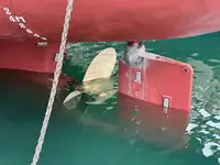 Nava de pescuit tip trauler de vânzare