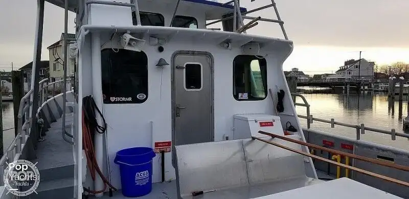 Nava de pescuit tip trauler de vânzare