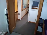Șalupă de vânzare