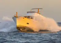 Nava de pescuit tip trauler de vânzare