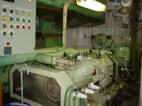 Nava de pescuit tip trauler de vânzare