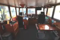 Nava de pescuit tip trauler de vânzare