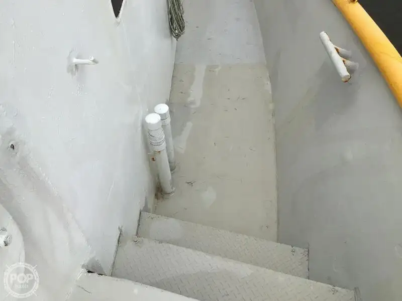 Nava de pescuit tip trauler de vânzare