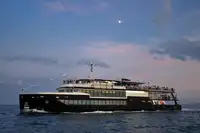 Navă de croazieră și feribot de vânzare