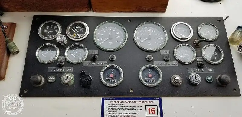 Nava de pescuit tip trauler de vânzare