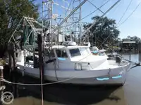 Nava de pescuit tip trauler de vânzare