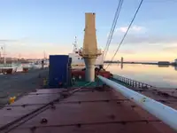 Nava refefer de vânzare