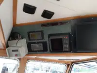 Nava de pescuit tip trauler de vânzare