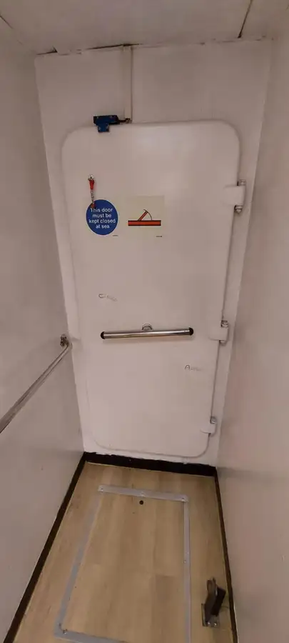 Navă de transport echipaj de vânzare