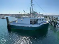 Nava de pescuit cu linii lungi de vânzare