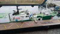Nava de pescuit tip trauler de vânzare