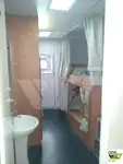 Ambarcațiune de debarcare, cu rezervoare de vânzare