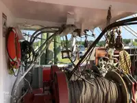 Nava de pescuit tip trauler de vânzare