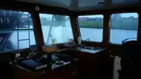 Nava de pescuit tip trauler de vânzare
