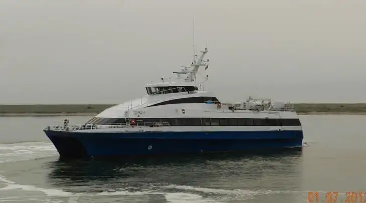 Catamaran de vânzare