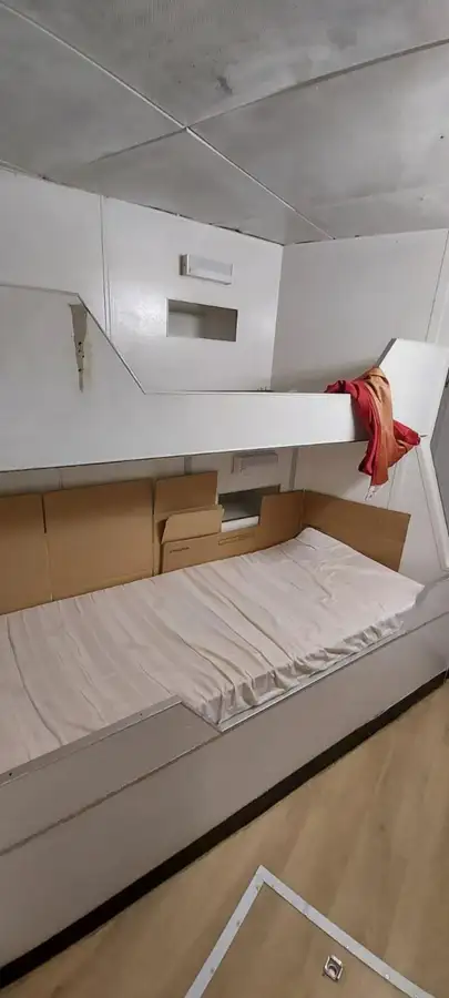 Navă de transport echipaj de vânzare