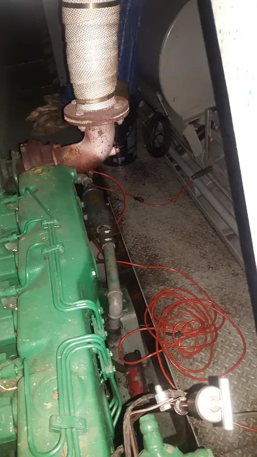 Nava de pescuit tip trauler de vânzare