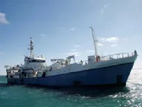 Nava de pescuit tip trauler de vânzare