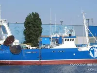 Nava de pescuit tip trauler de vânzare