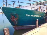 Nava de pescuit tip trauler de vânzare
