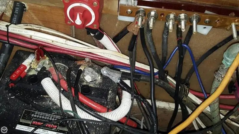 Nava de pescuit tip trauler de vânzare