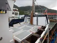 Nava de pescuit tip trauler de vânzare