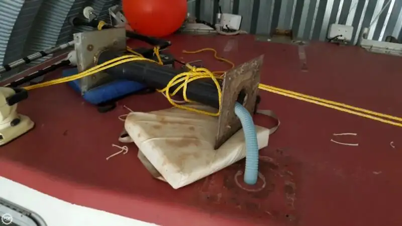 Nava de pescuit tip trauler de vânzare