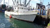 Nava de pescuit tip trauler de vânzare