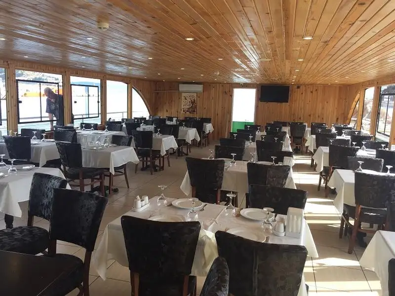 Navă restaurant de vânzare