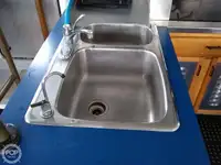 Șalupă de vânzare