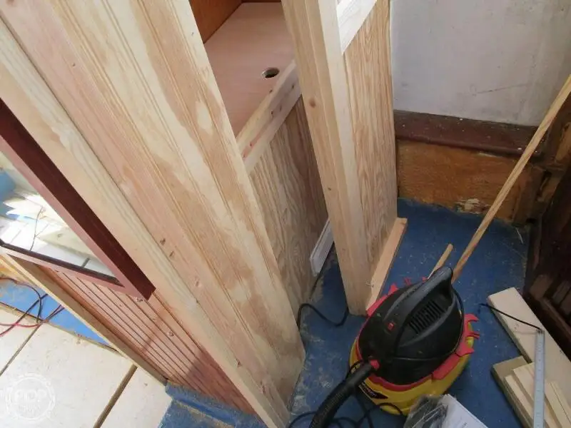 Nava de pescuit tip trauler de vânzare