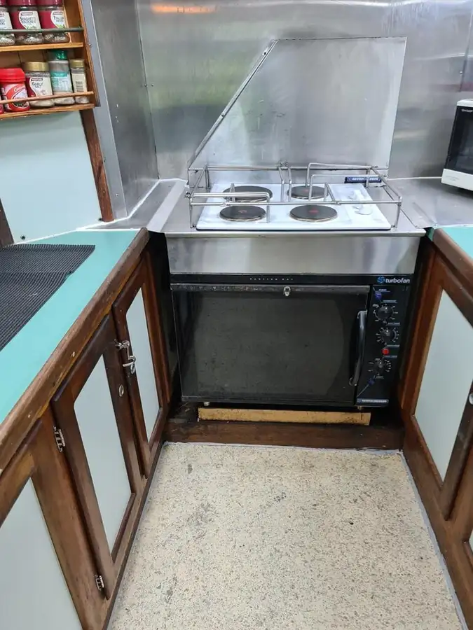 Nava de pescuit cu linii lungi de vânzare