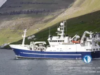 Nava de pescuit tip trauler de vânzare