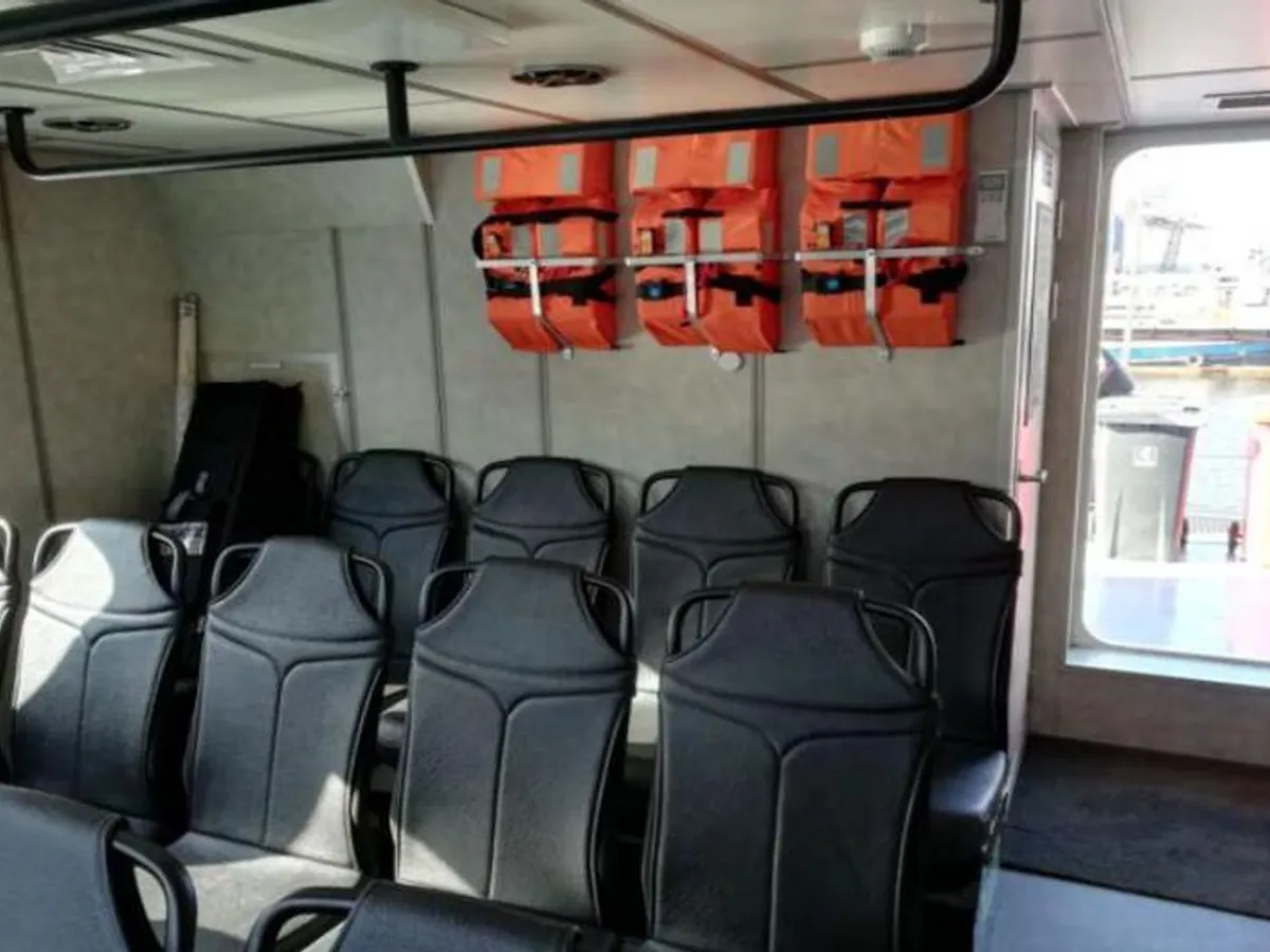 Navă de transport echipaj de vânzare