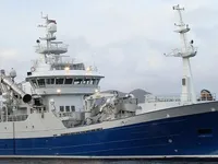 Nava de pescuit tip trauler de vânzare