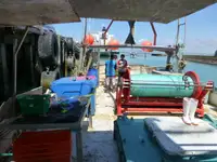 Nava de pescuit tip trauler de vânzare