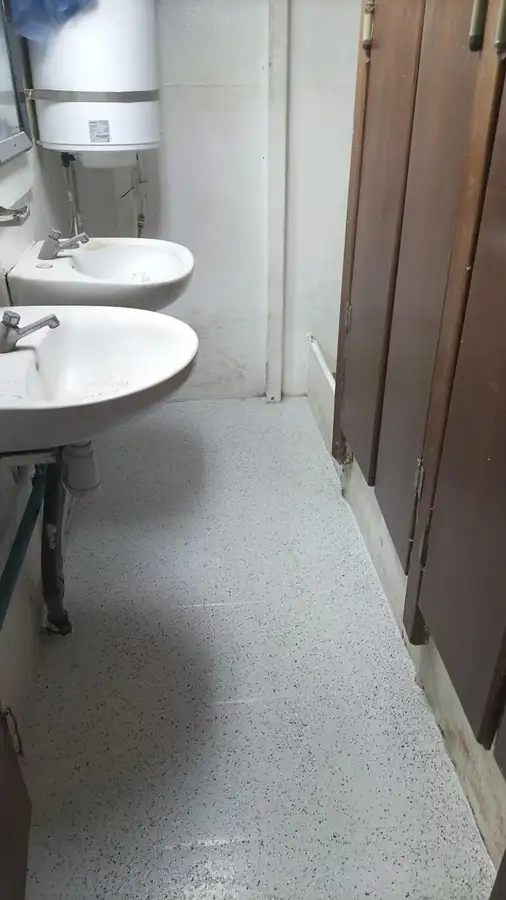 Nava de pescuit tip trauler de vânzare