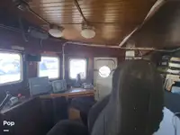 Nava de pescuit tip trauler de vânzare